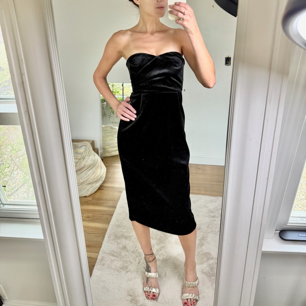 Size XS /NWT/EXPRESS/ GORGEOUS Elegant Black Velvet Strapless Bustier Midi Dress